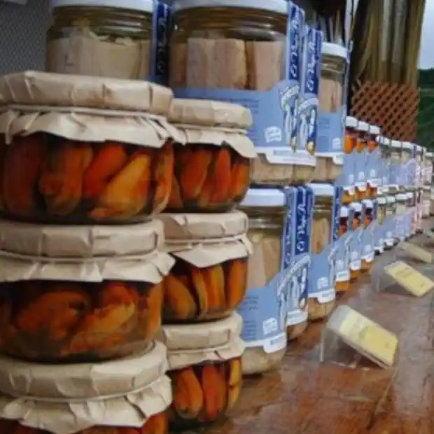 Disfruta de conservas gourmet en el Restaurante Castillo del Alba